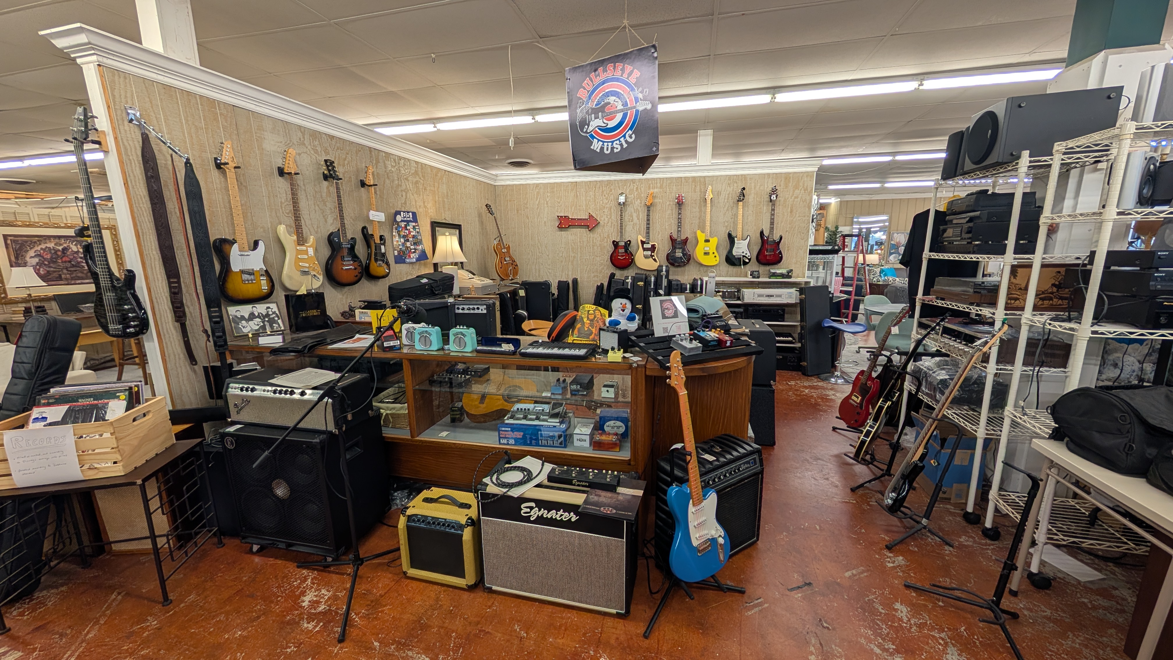 BullsEye Music used gear shop